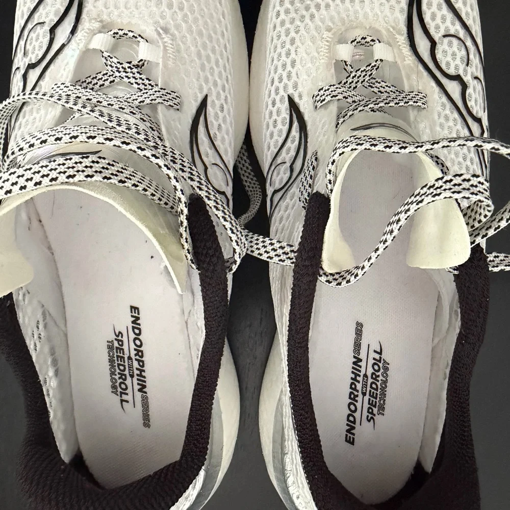 Carbon plate running shoes, only worn for 2 miles! - Picture 4 of 6